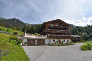 02_haus_alpenfrieden_osttirol_aussenansicht_1.jpg